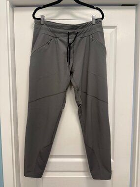Columbia Women's Hiking Joggers featuring Omni-Shield, Size L
